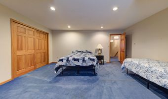 9 University Pl, Amsterdam, NY 12010