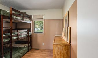 1105 Grove St, Baldwin City, KS 66006
