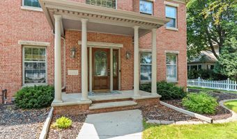 3901 N MILLWOOD Dr, Appleton, WI 54913