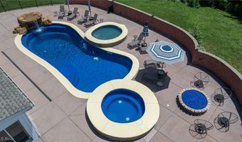 525 N Hametown Rd, Akron, OH 44333