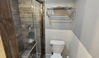 58 Waverly Pl, Bridgeport, CT 06610
