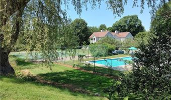 15 Hammersmith Rd #14, Newport, RI 02840