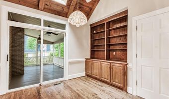 1018 Viewmont Dr, Asheboro, NC 27205