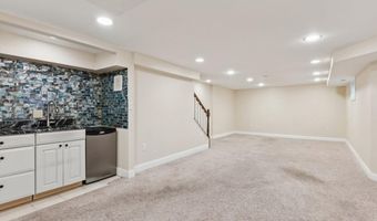 908 LONGFELLOW St NW, Washington, DC 20011