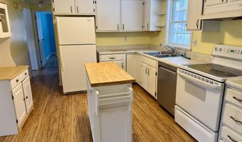 29 Quaker Ln, Barrington, NH 03825
