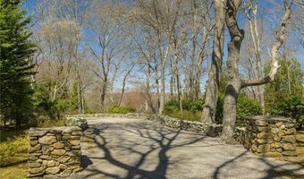 125 Woodruff Ave, Narragansett, RI 02882