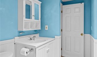 66 Girard Ave 401, Newport, RI 02840