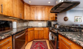 17 Ships Way, Bourne, MA 02532
