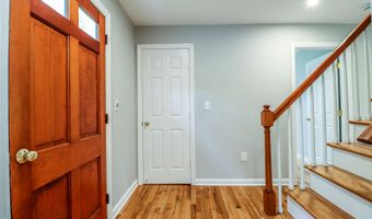 17 Alan Ave, Danbury, CT 06811