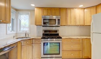 120 Highland Ave, Branford, CT 06405