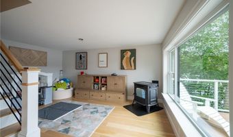 136 Aldrich Rd, Glocester, RI 02857
