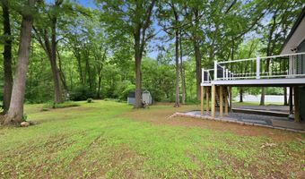 445 Lincoln Dr, Cheshire, CT 06410