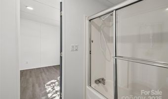 5 Concord Knoll Ln, Asheville, NC 28803