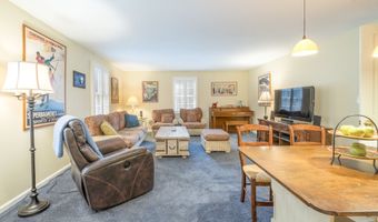 1642 Deerfield Ct, Cheshire, CT 06410