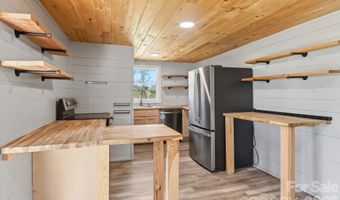 75 Old Macedonia Rd, Alexander, NC 28701