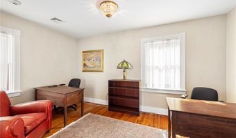 3 Memorial Blvd, Newport, RI 02840