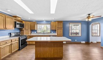 504 S Linn St, Anamosa, IA 52205