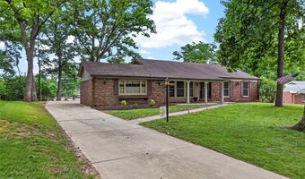 404 Oakmont Cir, Ballwin, MO 63011