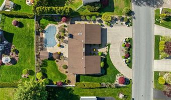 27 Alpine Estates Dr, Cranston, RI 02921
