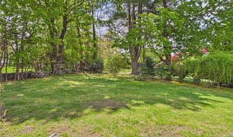 30 Forest Rd W, Bristol, RI 02809