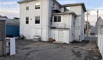 722 Dexter St, Central Falls, RI 02863