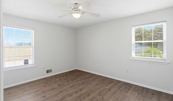 16 Cherry St, Beachwood, NJ 08722