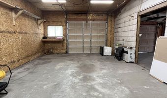 105 S 6th St, Albia, IA 52531