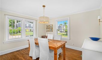 24 Huntington Dr, East Providence, RI 02916