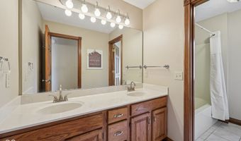 6983 White Oak Dr, Avon, IN 46123