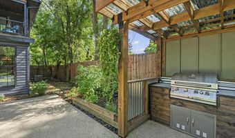 820 Barton Dr, Ann Arbor, MI 48105