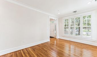 973 POWHATAN St, Alexandria, VA 22314