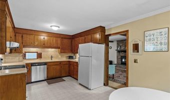 105 Newell Dr, Cumberland, RI 02864