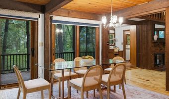 4 Lantern Ln, Bedford, MA 01730