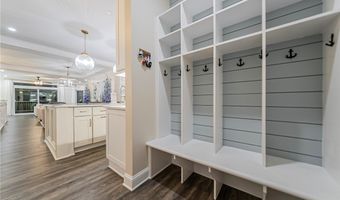 1203 Whispering Shrs, Vermilion, OH 44089