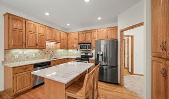 12999 Garvin Brook Ln, Apple Valley, MN 55124