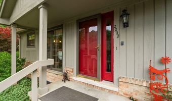 2202 Pine Grove Ct, Ann Arbor, MI 48103
