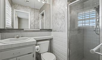 345 Lakeside Dr, Altus, OK 73521