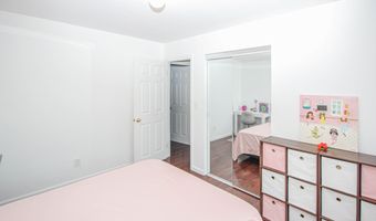 40 Grove Pl, Danbury, CT 06810