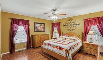 593 Allison Dr, Almont, MI 48003