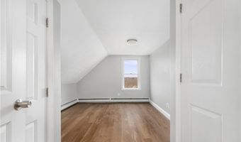 35 Central St, Lincoln, RI 02838