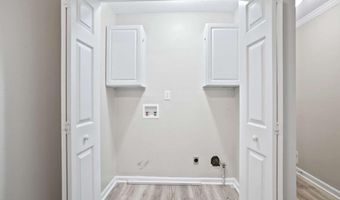 1027 Regency Dr, Acworth, GA 30102