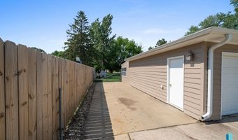 2013 E Sylvan Cir, Brandon, SD 57005