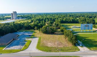 60 E Church St, Aurora, MO 65605