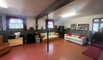 157 Main Rd, Abbot, ME 04406