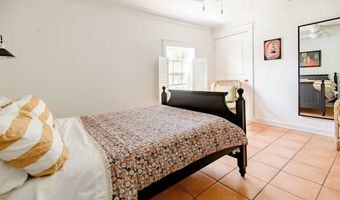 130 14th St, Apalachicola, FL 32320