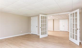 9360 Nesbit Lakes Dr, Alpharetta, GA 30022