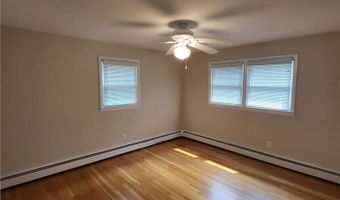 72 Blueberry Dr, East Greenwich, RI 02818