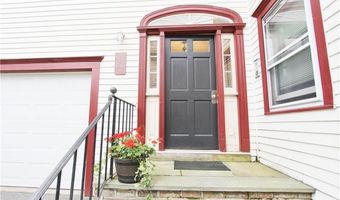31 Franklin St 2, Newport, RI 02840