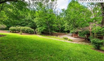 144 Spice Apple Way, Banner Elk, NC 28604