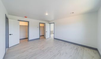 187 Grand Central Pkwy, Bayville, NJ 08721